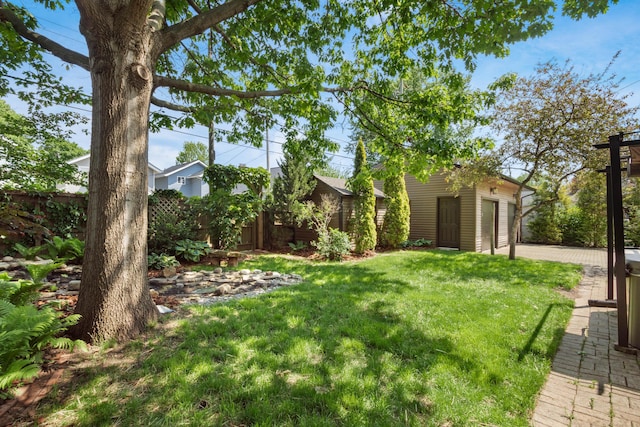 160 E Moler St, Columbus, OH 43207 - view of yard featuring a garage