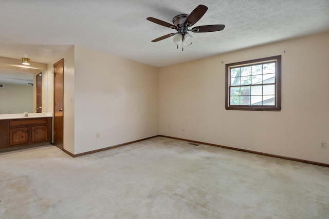 2520 Saltergate Dr, Dublin, OH 43016 - unfurnished room featuring light carpet and ceiling fan