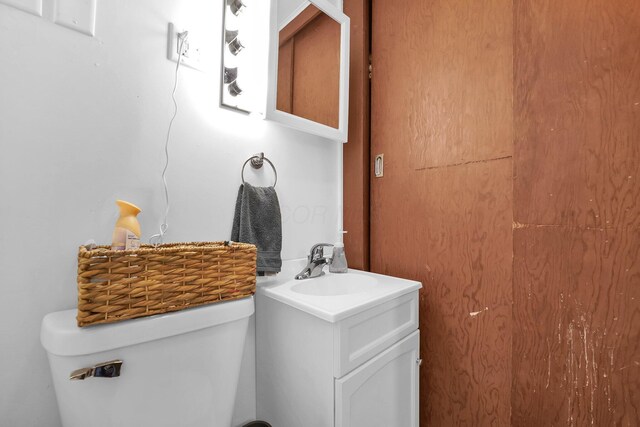 28 Elm St, Kingston, OH 45644 - half bath featuring toilet and vanity