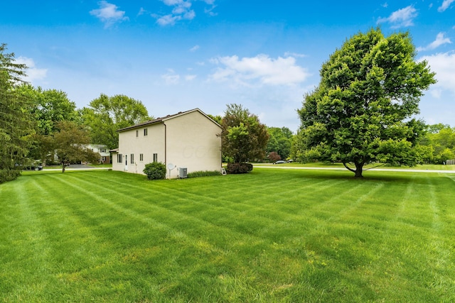 11795 Huntington Way NW, Pickerington, OH 43147 - view of grassy yard