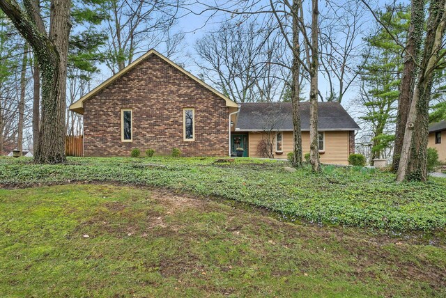 397 E Schrock Rd, Westerville, OH 43081 - ranch-style home with brick siding and a front lawn
