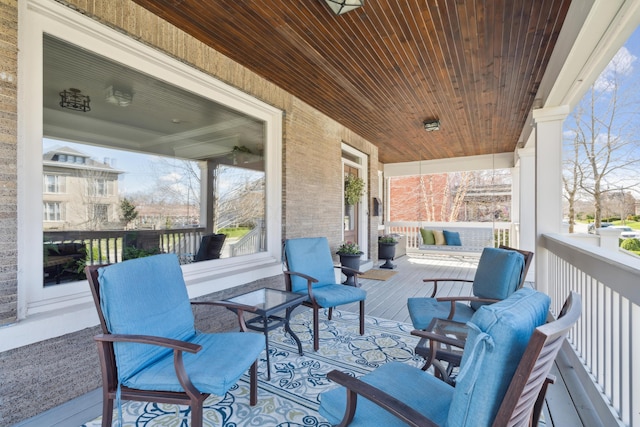 72 Miami Ave, Columbus, OH 43203 - view of patio featuring covered porch