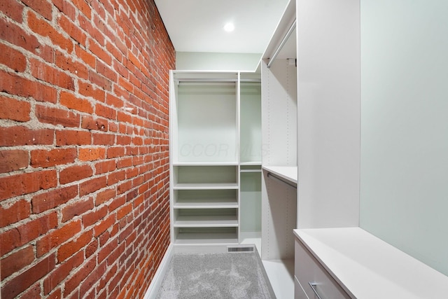 324 Jackson St, Columbus, OH 43206 - spacious closet with visible vents