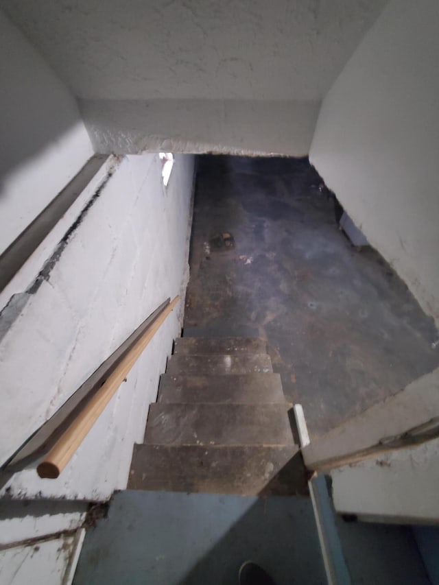 1273-1275 E 18th Ave, Columbus, OH 43211 - stairs featuring unfinished concrete floors