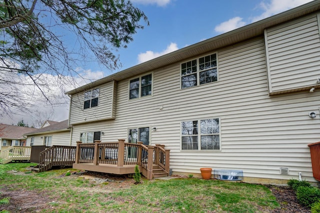 3995 Kensingwood Dr, Columbus, OH 43230 - rear view of property with a lawn and a wooden deck