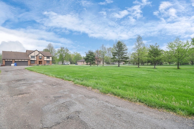 2520 Mccutcheon Rd, Columbus, OH 43219 - view of street featuring driveway