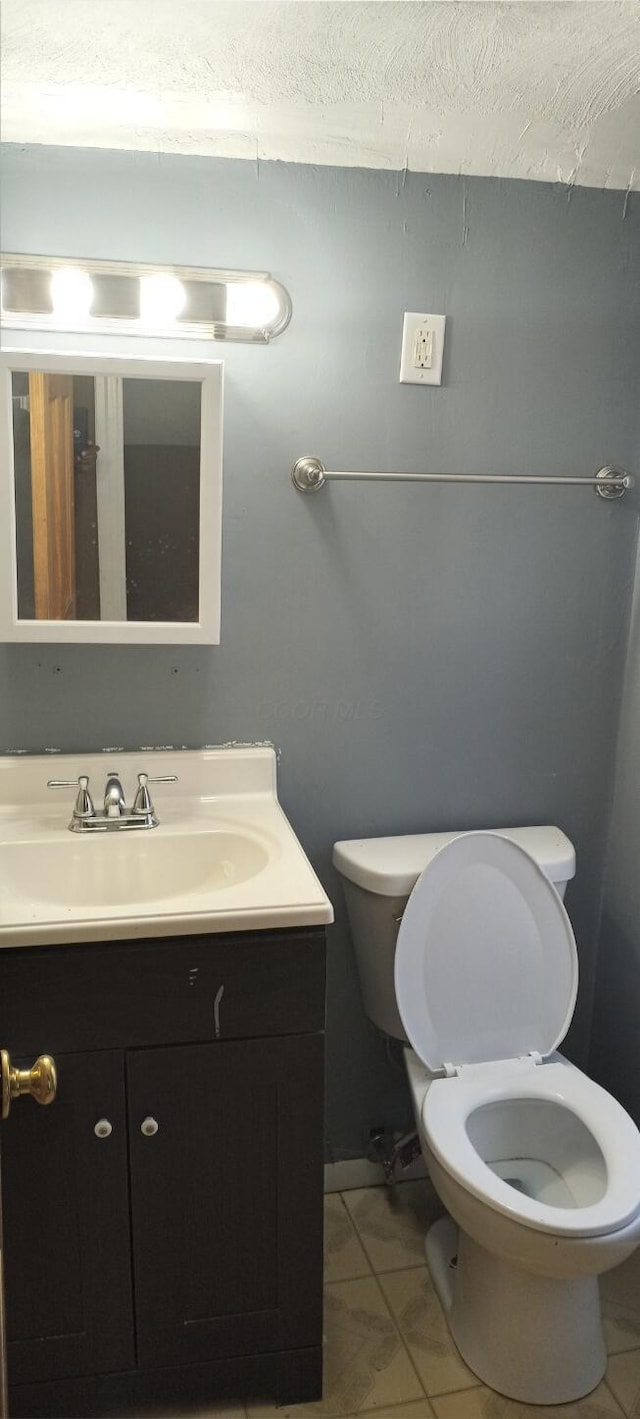 371 Hensel Ave, Springfield, OH 45505 - bathroom with toilet and vanity