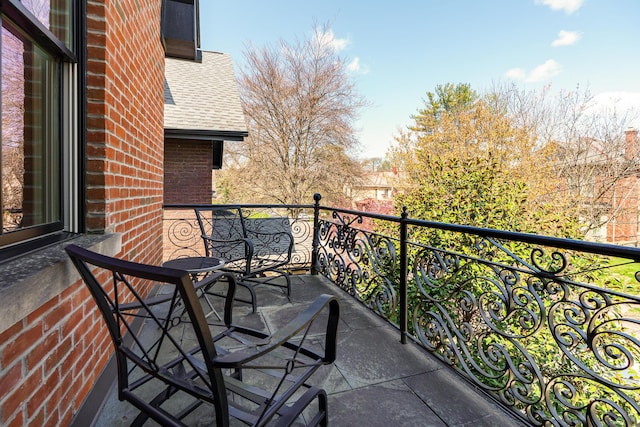 251 E Deshler Ave, Columbus, OH 43206 - view of balcony
