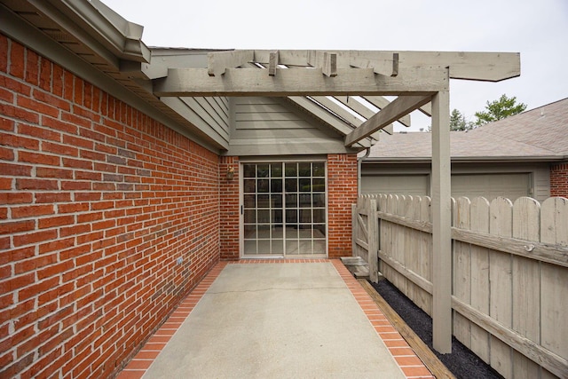 3870 Sandstone Cir, Powell, OH 43065 - view of patio featuring fence