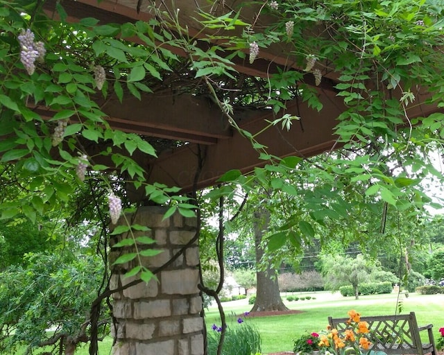 view of exterior details