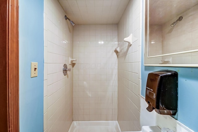 full bathroom featuring a stall shower