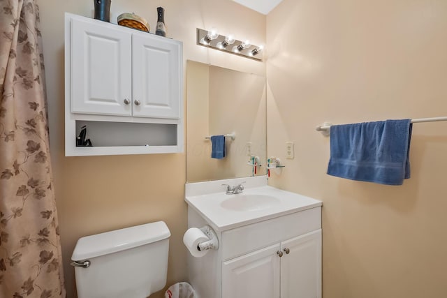 3588 Silverado Dr, Columbus, OH 43228 - full bath with toilet and vanity