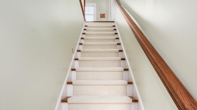 40 Beacon Light Ln, Buckeye Lake, OH 43008 - stairs featuring baseboards