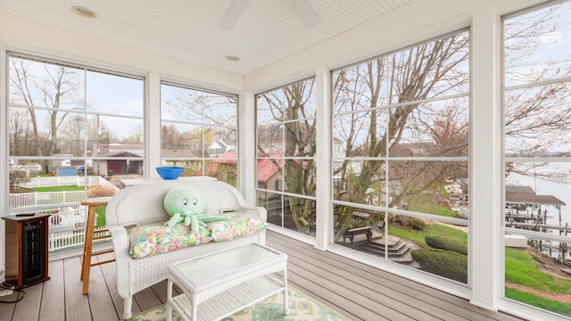 40 Beacon Light Ln, Buckeye Lake, OH 43008 - sunroom featuring a ceiling fan and a healthy amount of sunlight