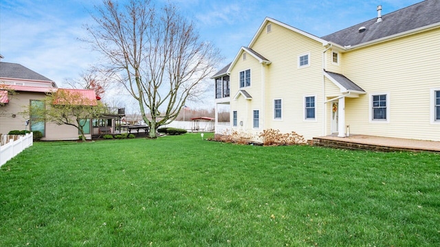 40 Beacon Light Ln, Buckeye Lake, OH 43008 - exterior space with a deck and fence