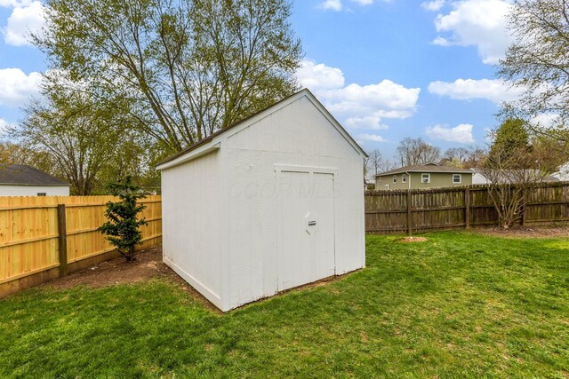 1738 W Chestnut St, Lancaster, OH 43130 - view of shed with a fenced backyard