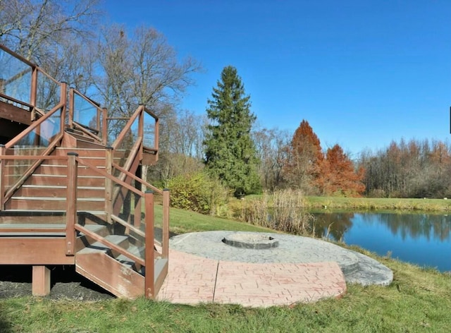 4070 Tradersville Brighton Rd, London, OH 43140 - view of yard featuring a water view