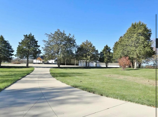 4070 Tradersville Brighton Rd, London, OH 43140 - surrounding community with a lawn