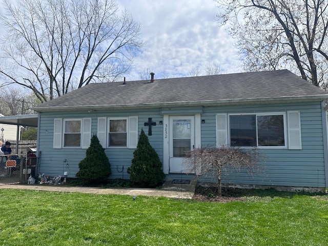 3832 Laguna Dr, Columbus, OH 43232 - bungalow-style house with roof with shingles