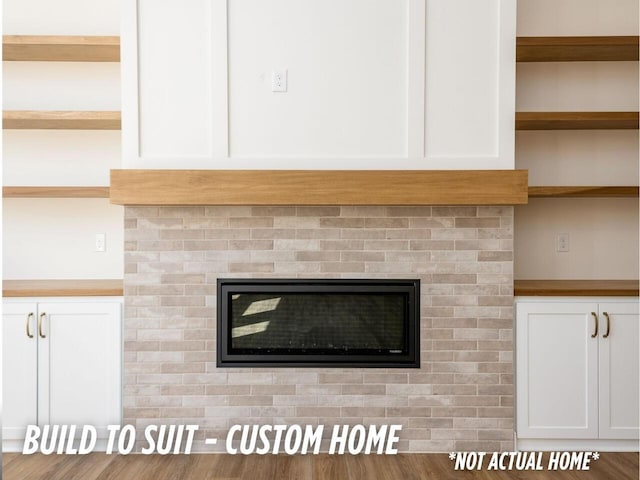 1736 Harvey Ln, Grove City, OH 43123 - interior details with a fireplace