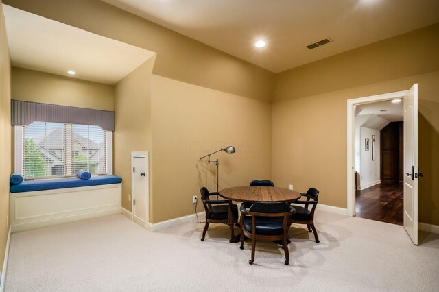10577 Wellington Blvd, Powell, OH 43065 - dining area with carpet flooring, baseboards, and recessed lighting