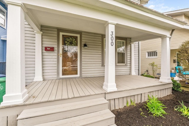 300 N Franklin St, Delaware, OH 43015 - property entrance featuring covered porch