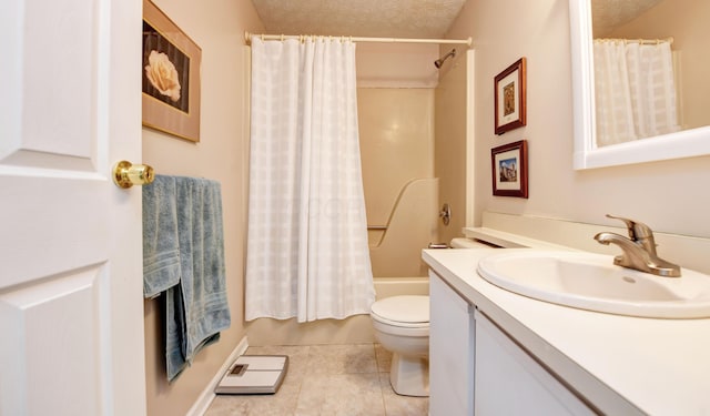 full bath featuring vanity, shower / tub combo with curtain, toilet, a textured ceiling, and tile patterned floors