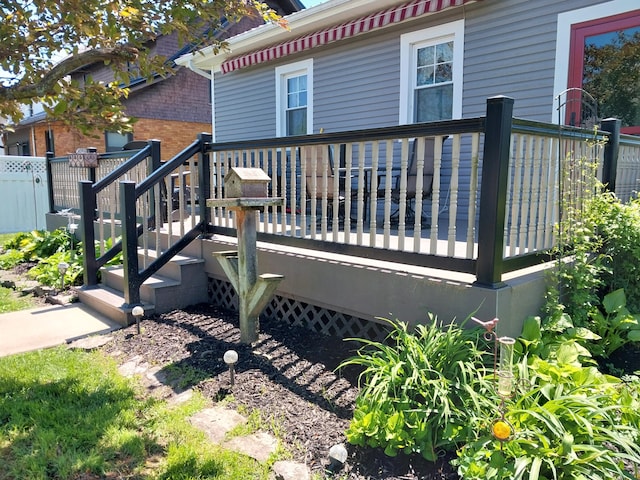 749 Jefferson St, Greenfield, OH 45123 - deck with fence