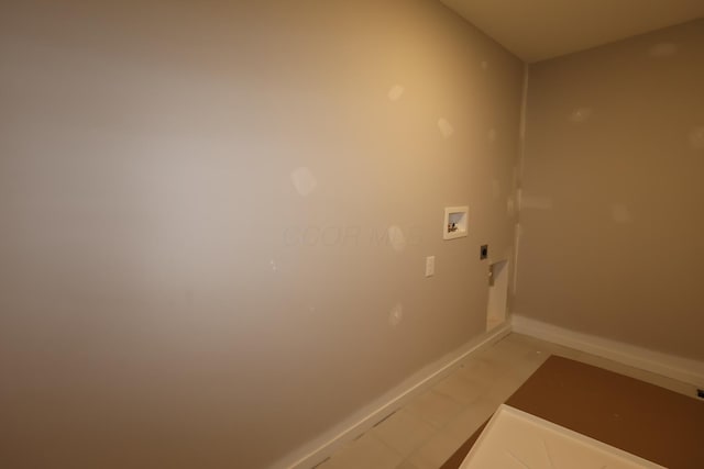 697 Clark Dr, Reynoldsburg, OH 43068 - laundry room with hookup for a washing machine and baseboards