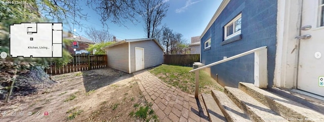 444 S 22nd St, Columbus, OH 43205 - fenced backyard featuring an outbuilding