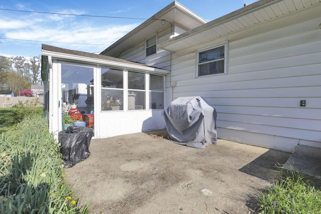 6693 Red Coach Ln, Reynoldsburg, OH 43068 - view of patio with a sunroom and area for grilling