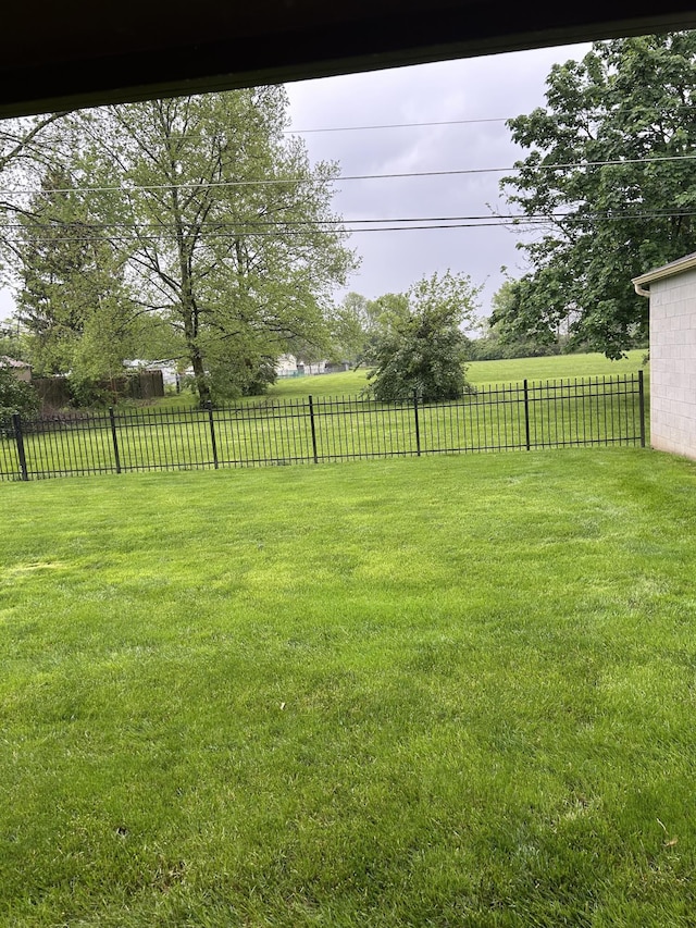 2991 Wessex Ct, Columbus, OH 43232 - photo 2