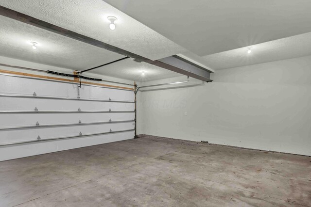 362-366 Zimpfer St Unit 1-3, Columbus, OH 43206 - view of garage