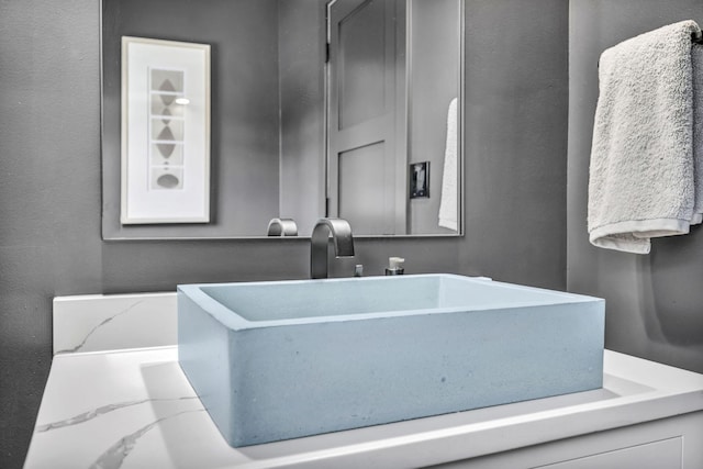 bathroom featuring a sink