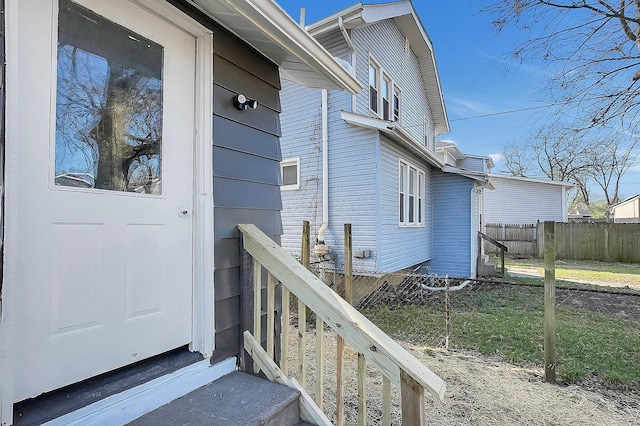 entrance to property with fence