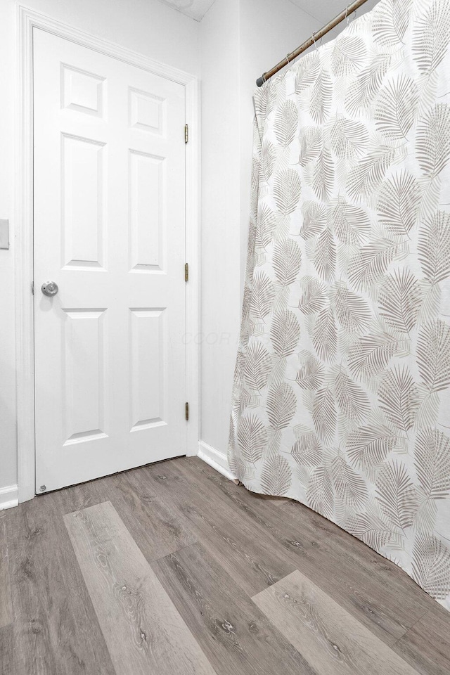 4899 Common Market Pl, Dublin, OH 43016 - unfurnished room with wood finished floors and baseboards