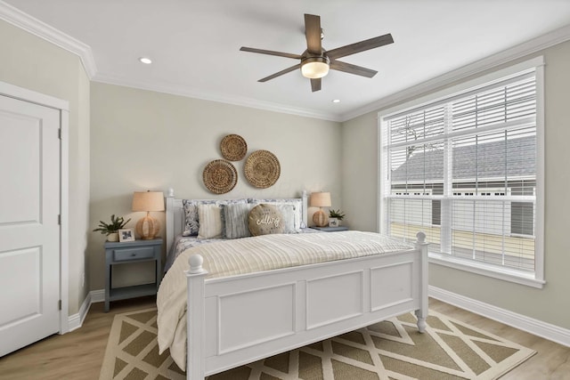 bedroom with baseboards, ceiling fan, light wood-type flooring, crown molding, and recessed lighting