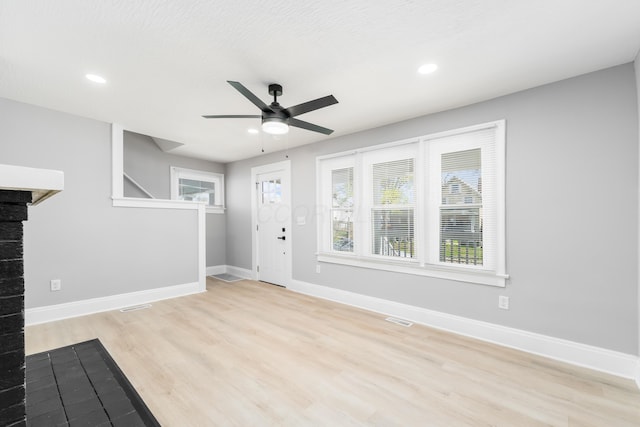 271 S Terrace Ave, Columbus, OH 43204 - foyer featuring a ceiling fan, visible vents, recessed lighting, light wood finished floors, and baseboards