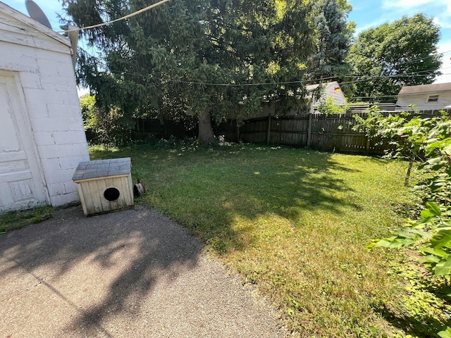 1054 S Hampton Rd, Columbus, OH 43227 - view of yard with fence