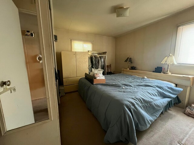 1054 S Hampton Rd, Columbus, OH 43227 - bedroom with carpet