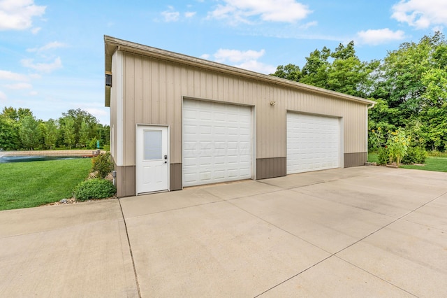 view of detached garage