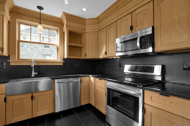 78 N Burgess Ave, Columbus, OH 43204 - kitchen with appliances with stainless steel finishes, a sink, and dark countertops