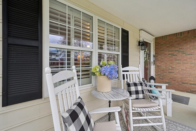 6690 Hermitage Dr, Westerville, OH 43082 - view of patio with covered porch