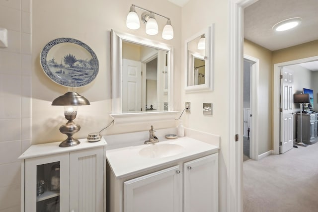 6690 Hermitage Dr, Westerville, OH 43082 - bathroom with baseboards and vanity