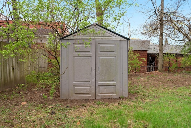 121 Granville St, Pataskala, OH 43062 - view of shed with fence