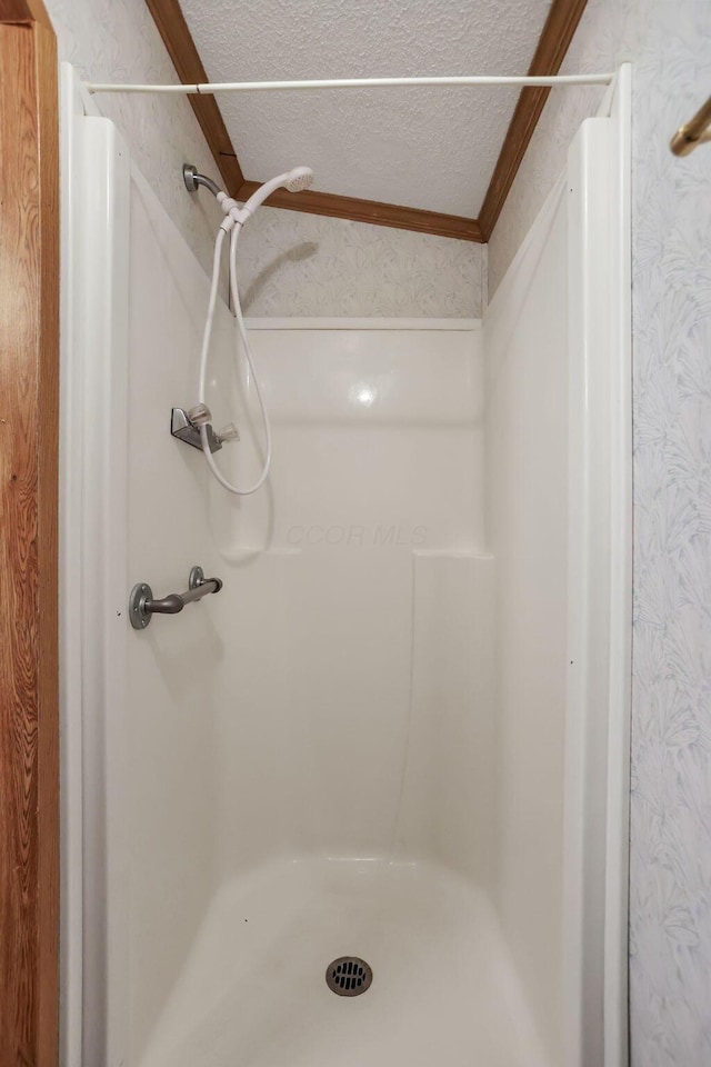 2445 Columbus Lancaster Rd NW Unit 147, Lancaster, OH 43130 - full bath featuring a shower stall and a textured ceiling