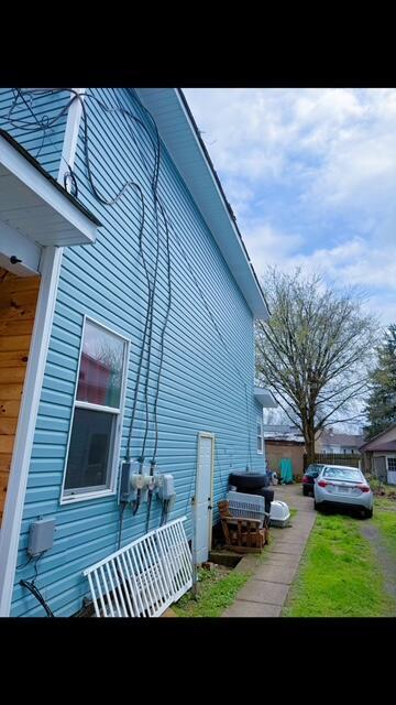 view of home's exterior