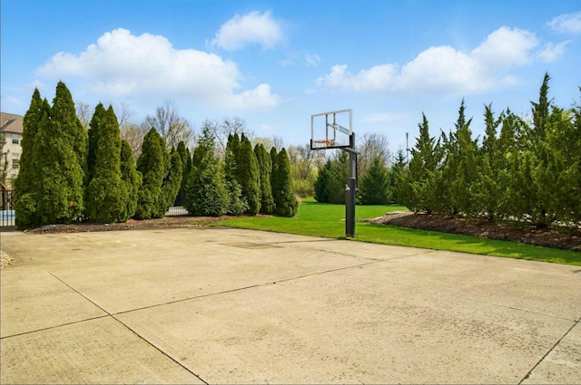 4201 Penrith Ct, Dublin, OH 43016 - view of basketball court featuring a yard and basketball court