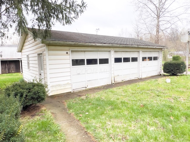 view of detached garage