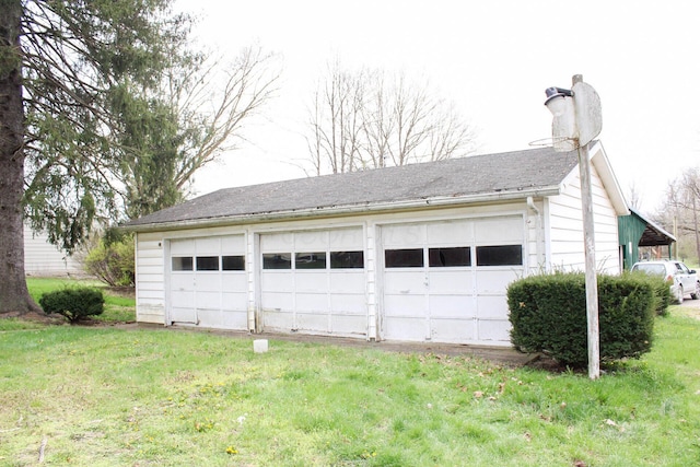view of detached garage